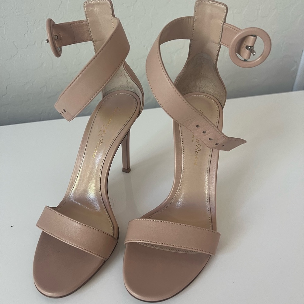 Gianvito Rossi pink blush heels